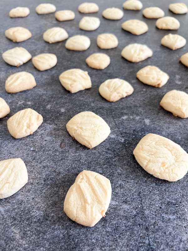 Brazilian Coconut Arrowroot Biscuits (Sequilhos)